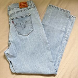 Levi's Women's Classic Straight Jeans